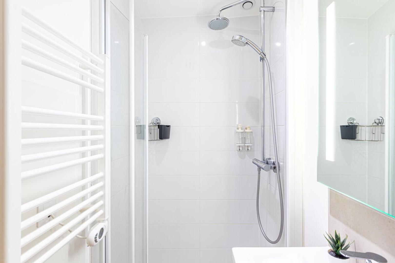Guestready - Serene Stay Near Champ De Mars パリ エクステリア 写真